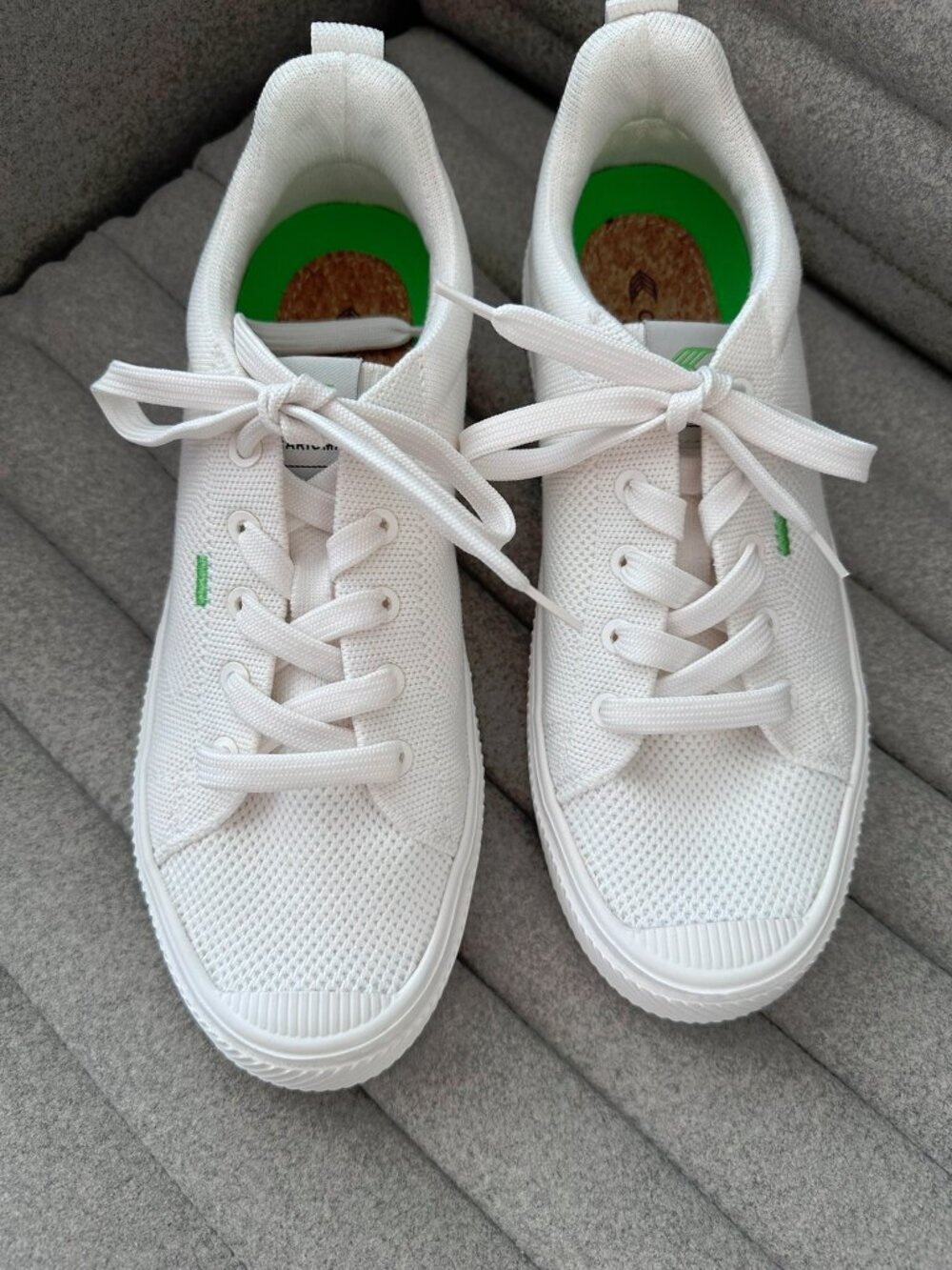 Cariuma IBI pure white sneakers Womens 7 - Mens 5-1/2